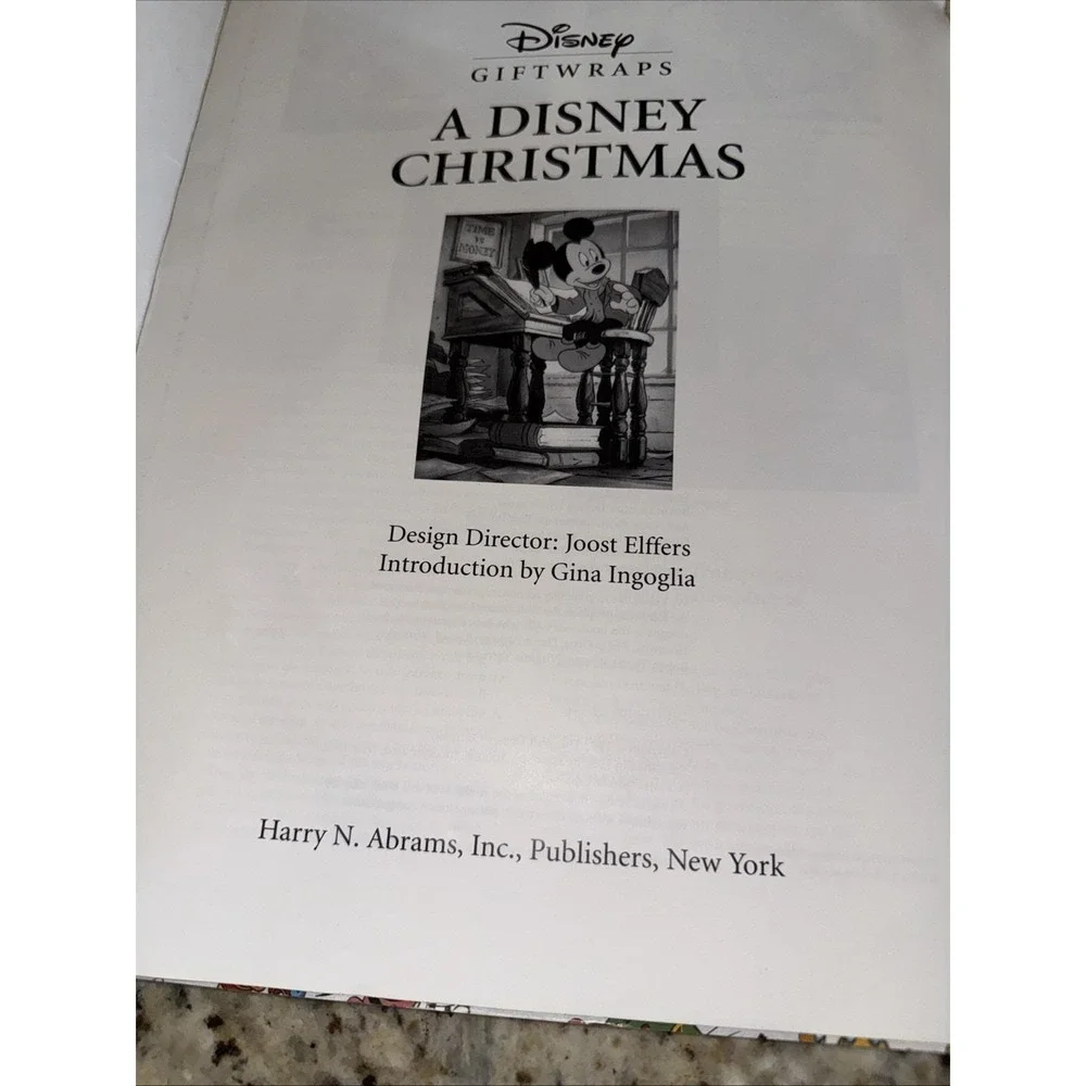 A Disney Christmas‎ Book 6 SectionsLeft Giftwrap  Vtg Wrapping Paper 1992 (5268)